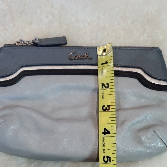Coach Black and Gray Clutch Wristlet with Sleek Design - Picture 11 of 11